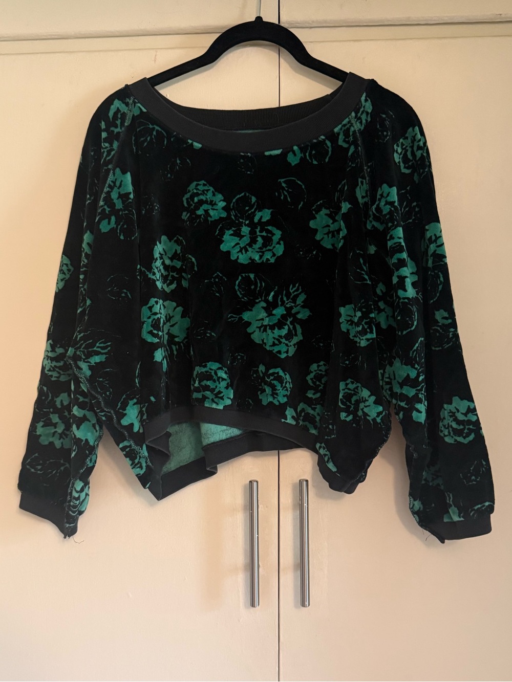 Cropped Wide Neck Velvet Crew Sweatshirt